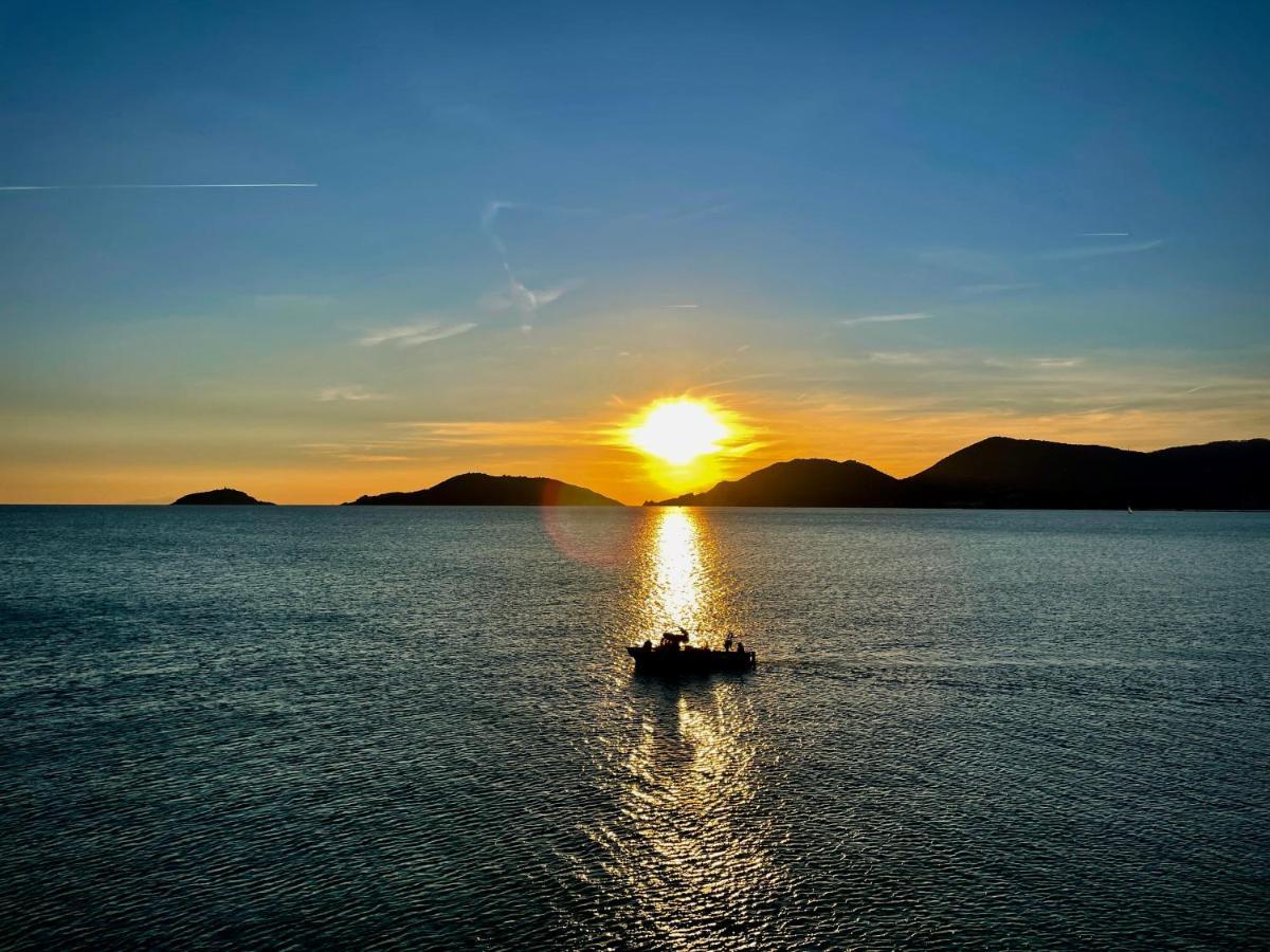 Il Sogno Dei Poeti Lägenhet Lerici Exteriör bild